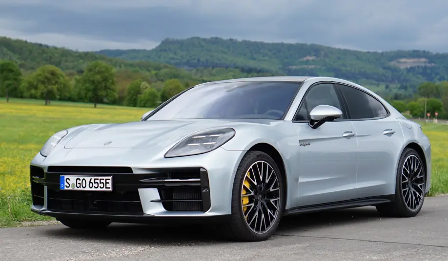 Master 2025 Porsche Panamera Turbo SE H brido Y Transformador 